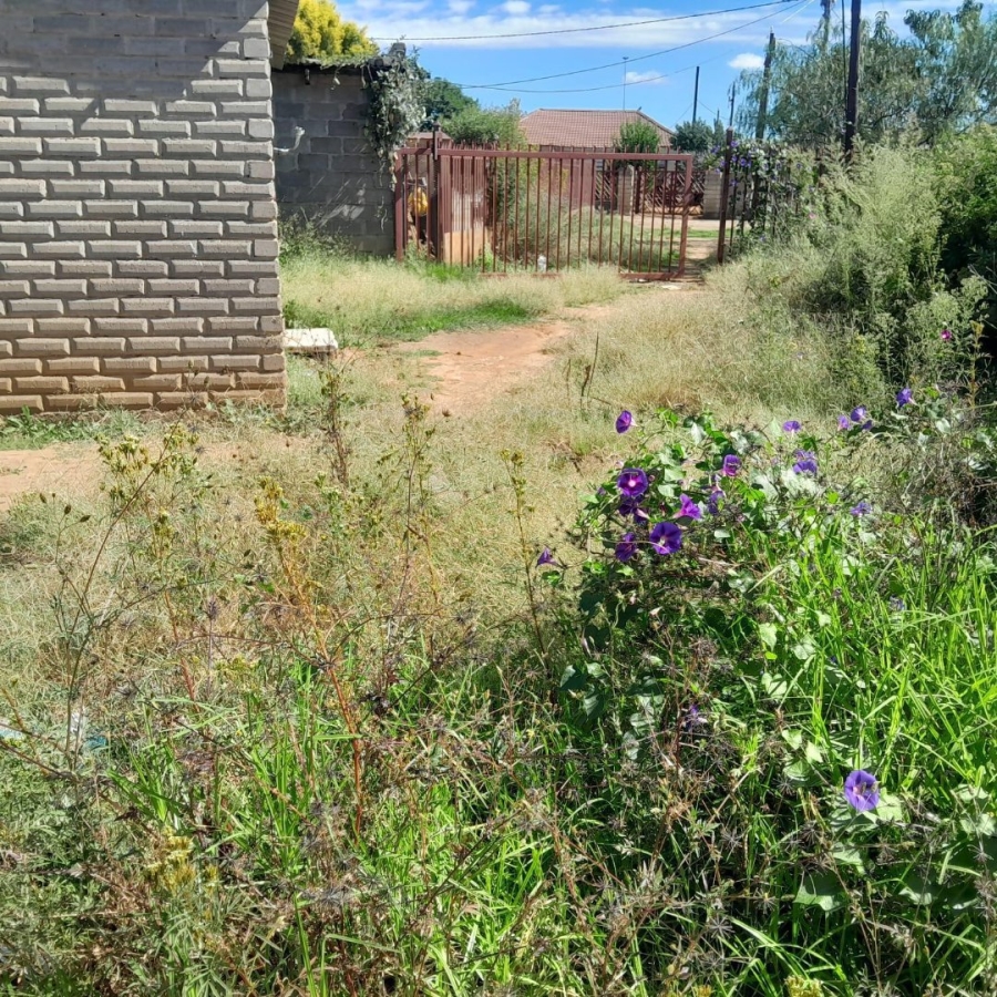 2 Bedroom Property for Sale in J B Mafora Free State